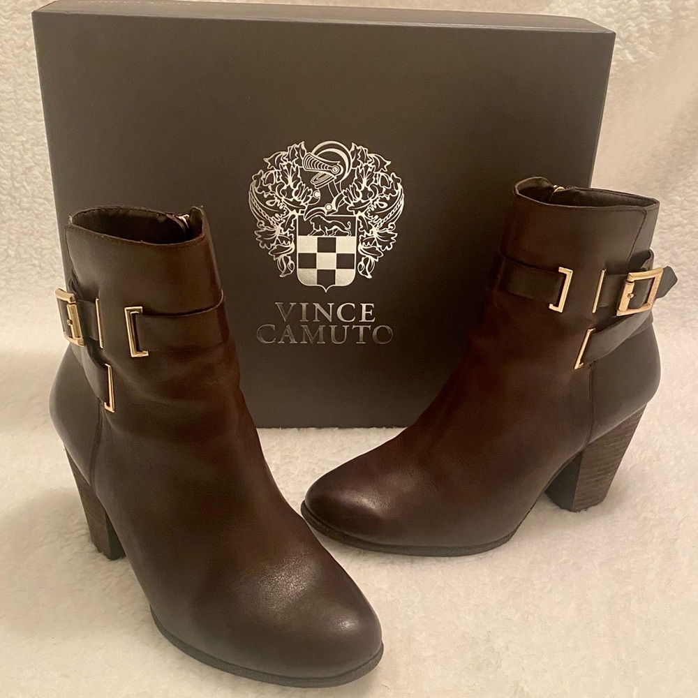 🌺 Very Cute Vince Camuto Bootie with Side Buckle Detail 🌺